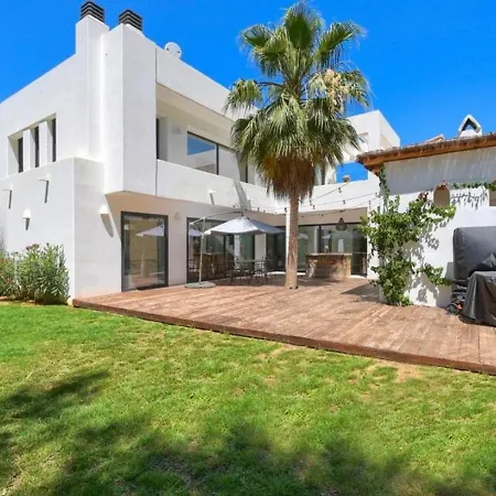 Casa Para Grande Familias * מארבלה
